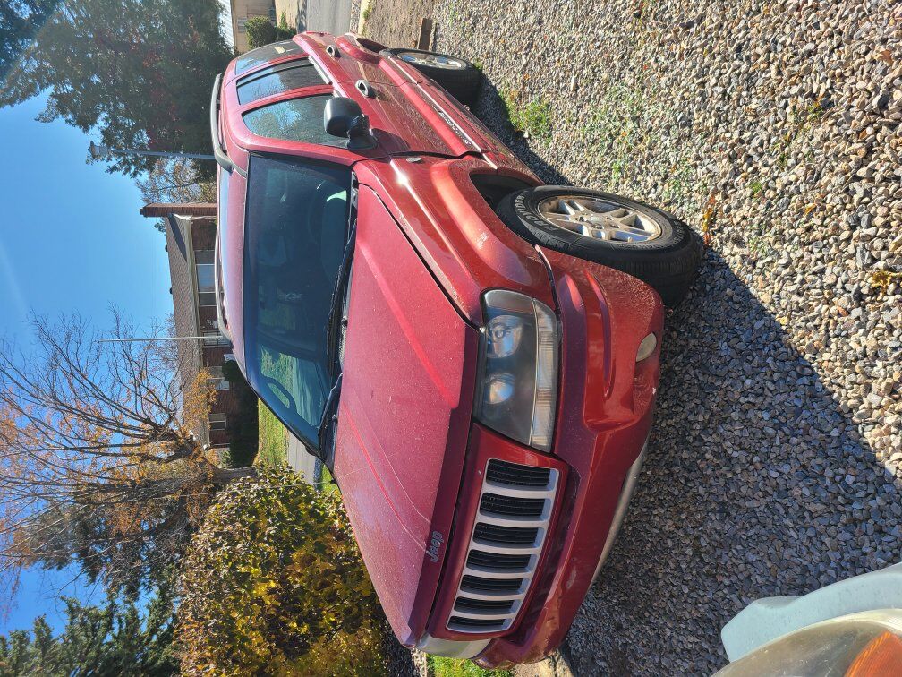 2004 JEEP GRAND CHEROKEE Laredo