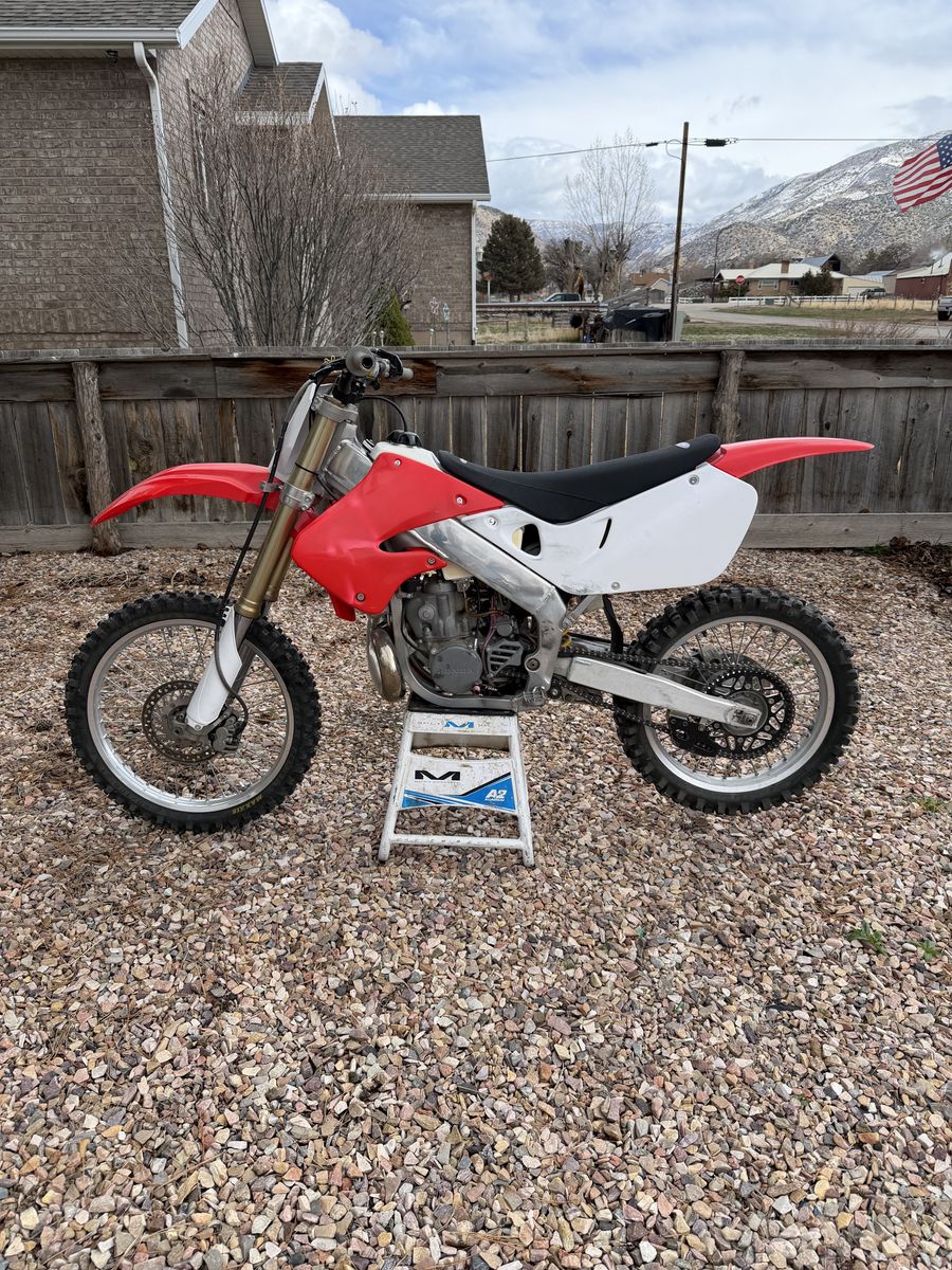1999 CR250