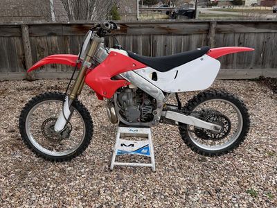 1999 CR250