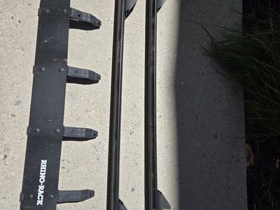 Rhino-Rack Aero Bar Roof Rack System with Wind Fairing - Black