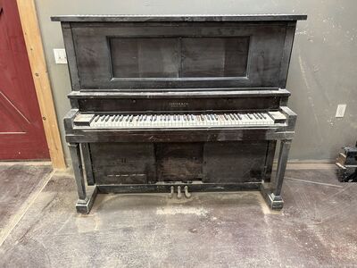 PLAYER PIANO