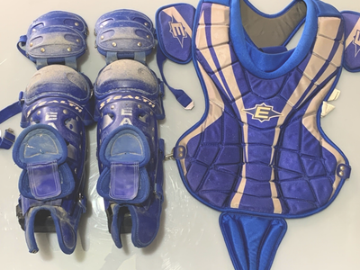Easton Blue /White Baseball Catchers gear Very good USED condition 15" Chest, 15.5" Shin guards