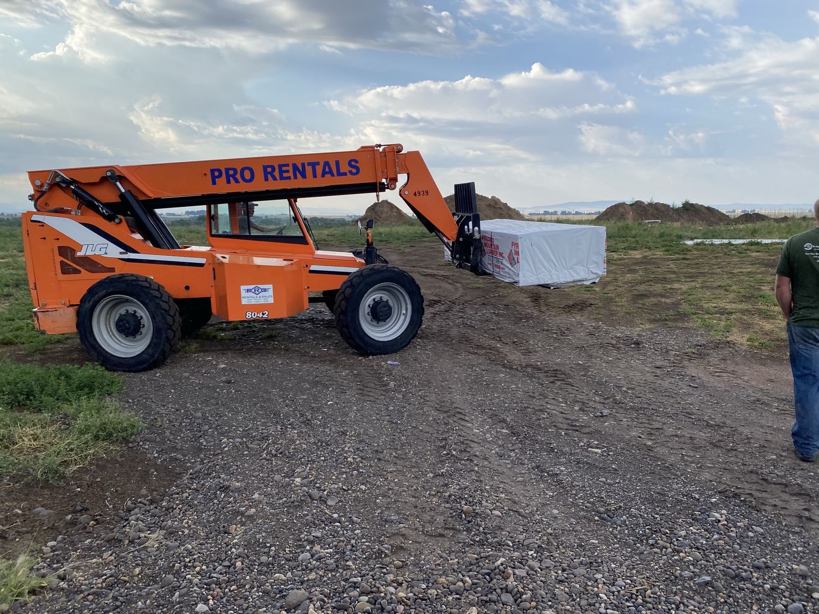 Skytrack Telehandler 8042