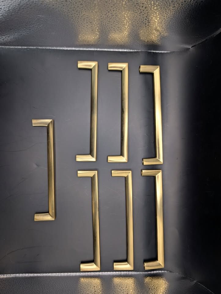 7 Like-New Modern Brushed Brass Cabinet Pulls (160mm)