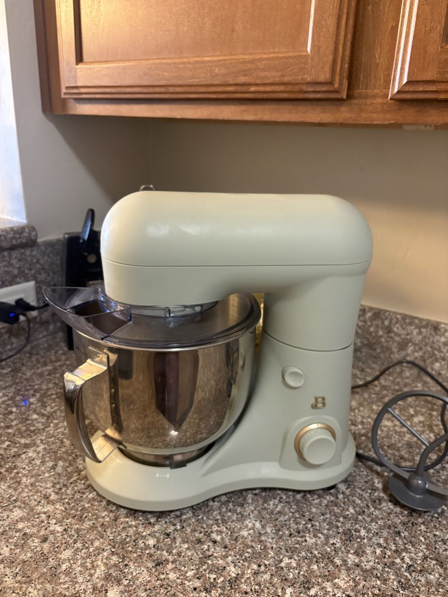 5.3qt Beautiful Stand Mixer (for parts)