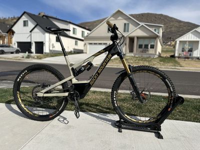 Rocky Mountain Altitude E-Bike Rally C90