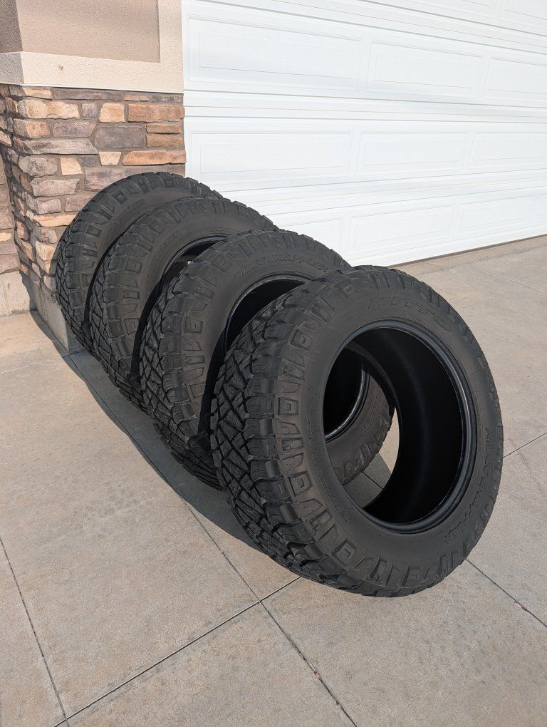 38x13.50x22 Nitto Ridge Grapplers