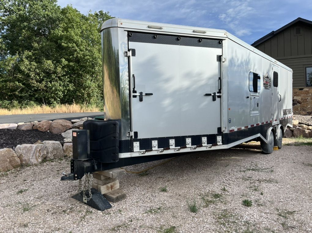 2020 Logan HP 29' Trailer ZBROZ