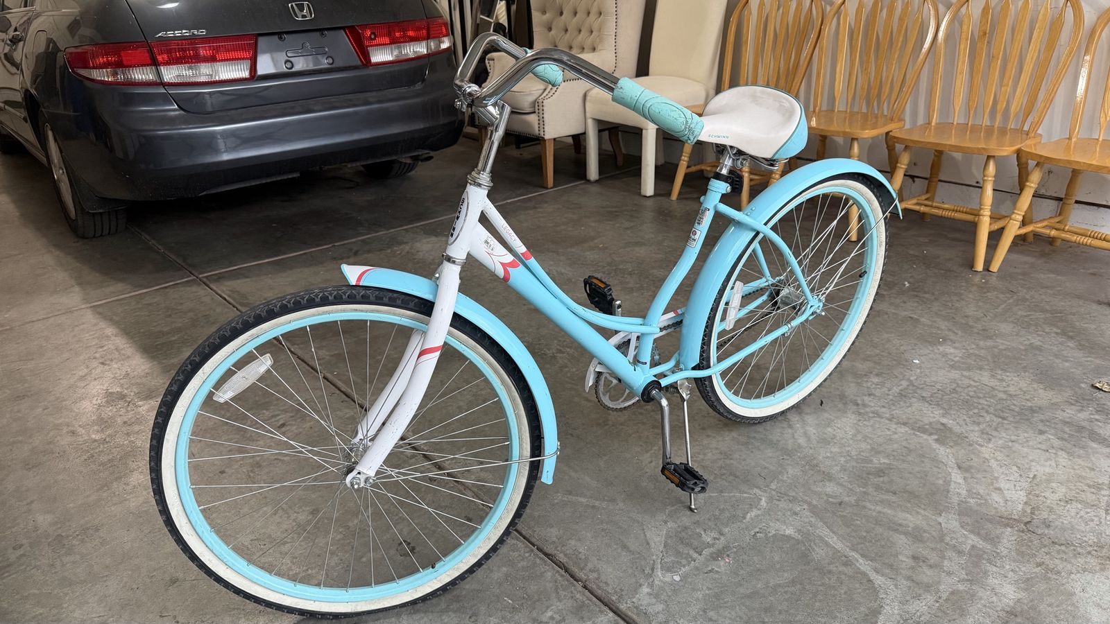 Schwinn Legacy Women's Cruiser Bike Light Blue White