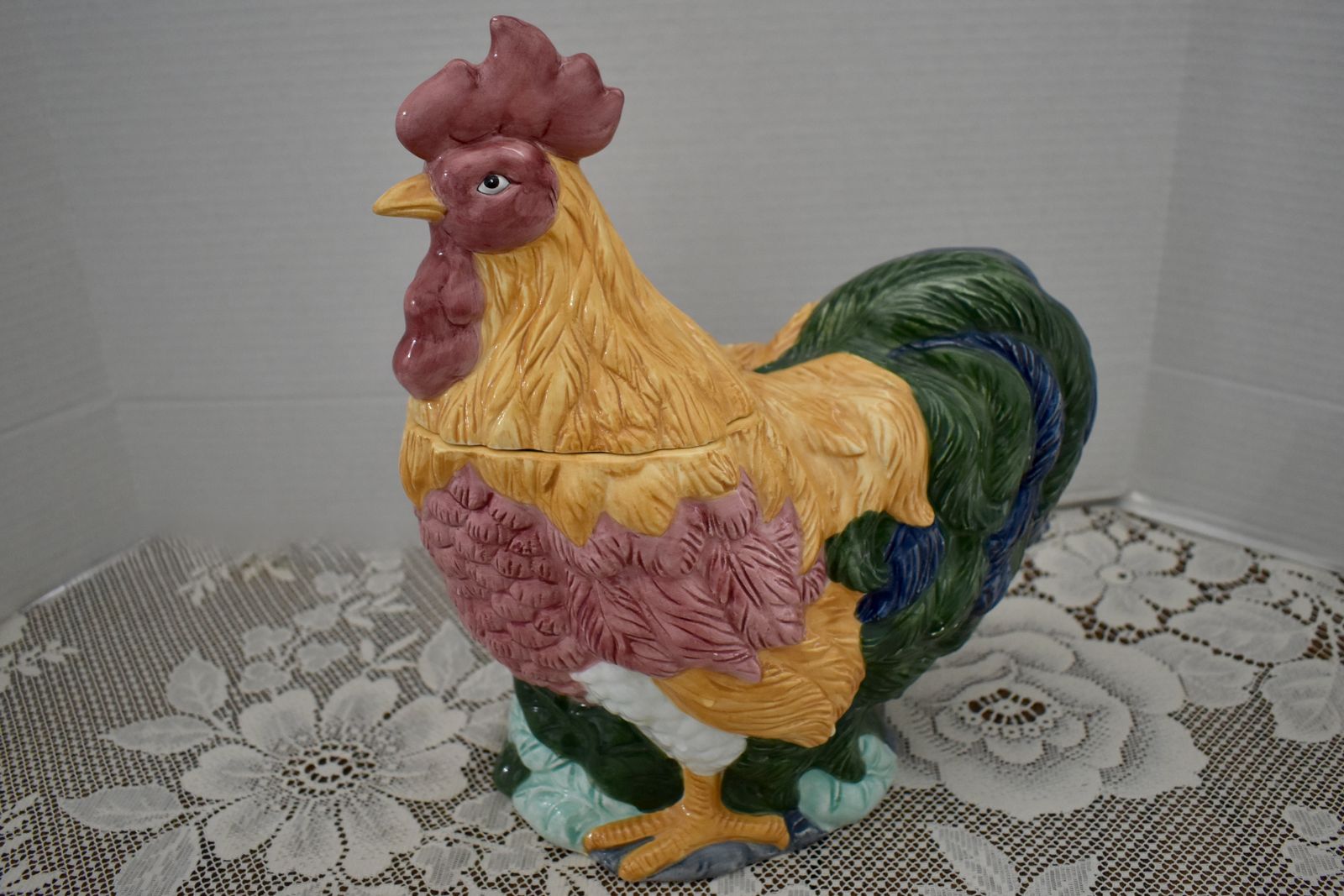  Beautiful Ceramic Rooster / Chicken Cookie Jar For Use And Fun Decor