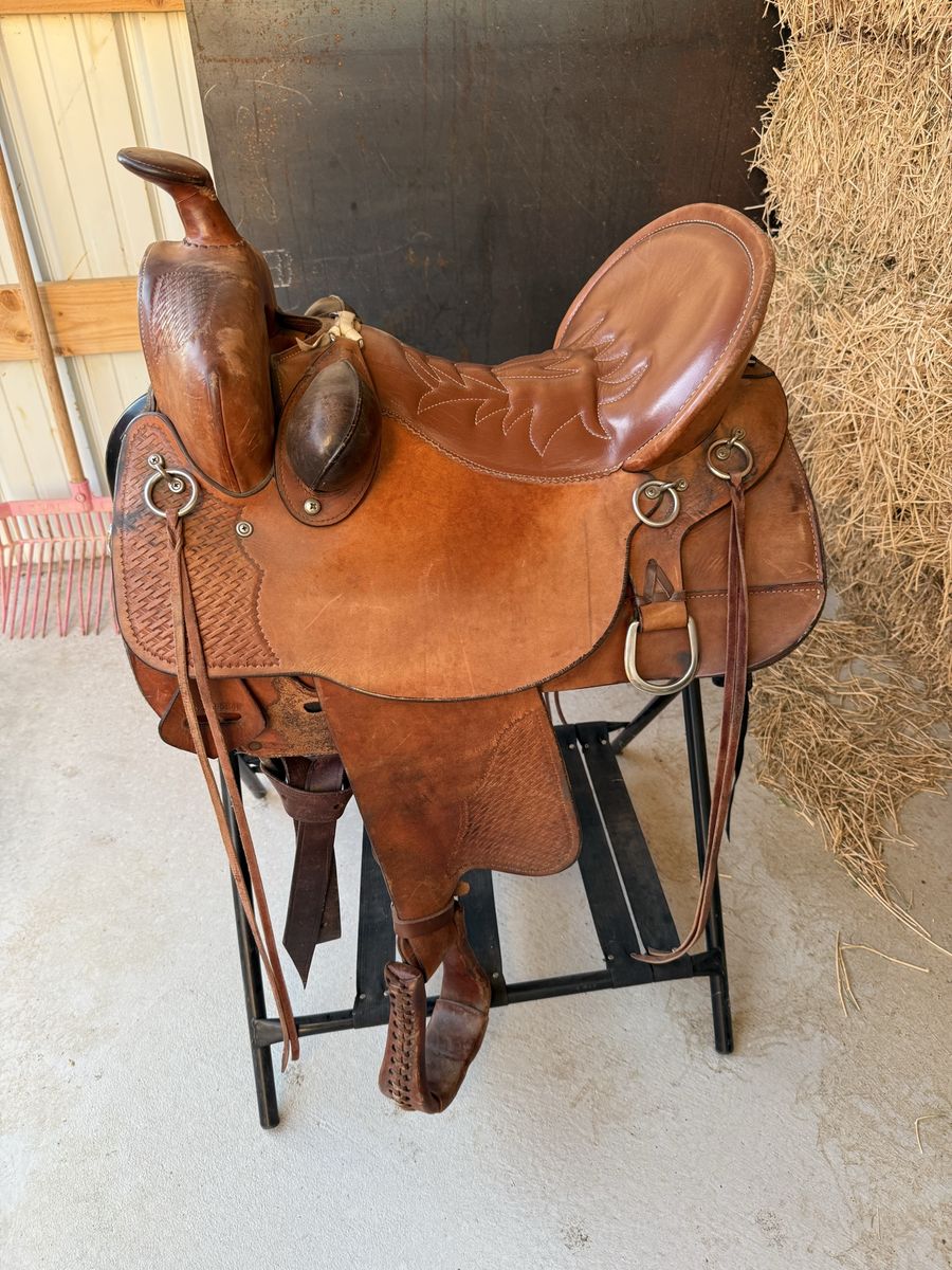 Tucker trail saddle