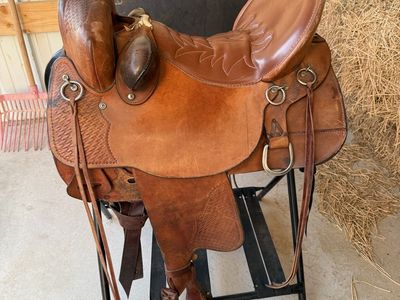 Tucker trail saddle