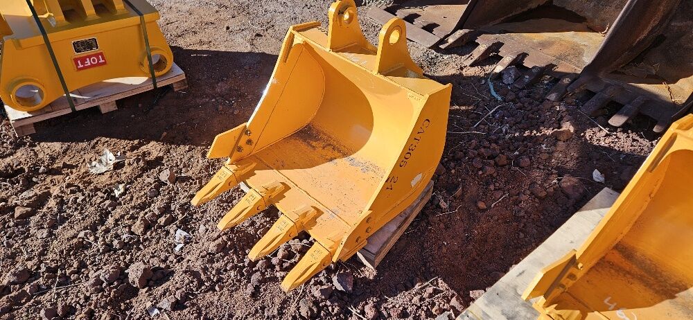 24" Mini Excavator Bucket