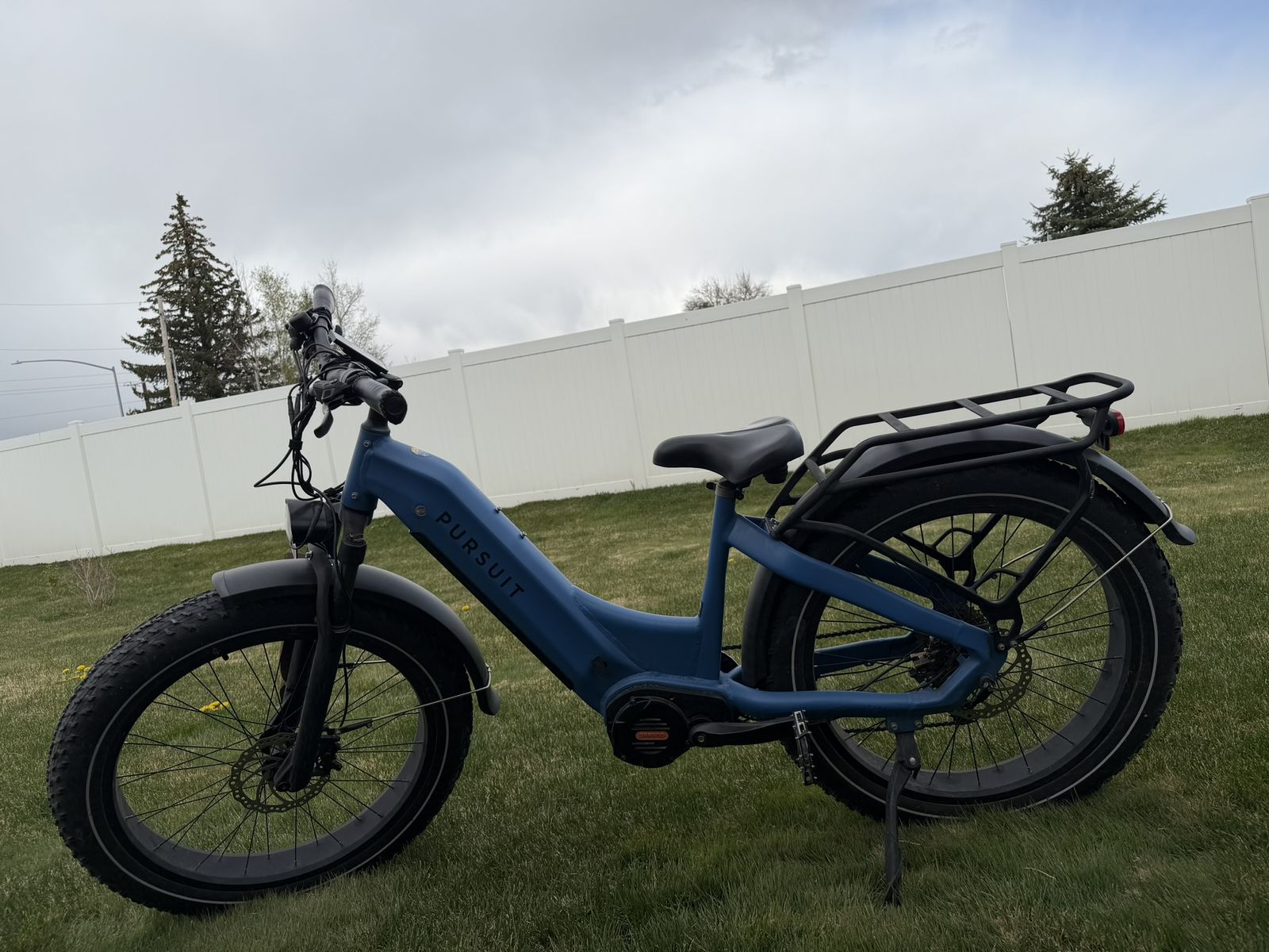 Pursuit 750W E-Bikes