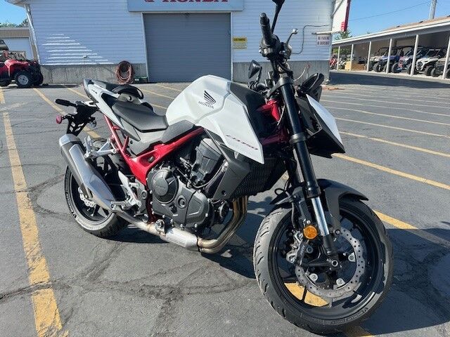 2025 Honda CB750 HORNET Base