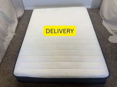 DELIVERY - 10 inch CLEAN Queen Mattress - GREAT CONDITION