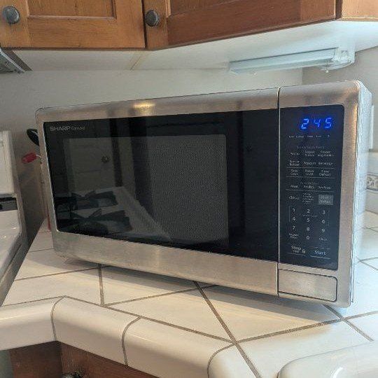 Sharp 1000 watt microwave