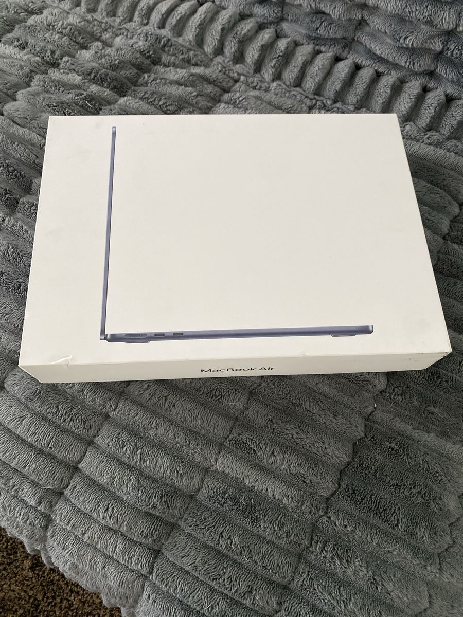 2025 13" MacBook Air  M4 Chip 24GB Memory 512 GB