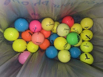 28 colored golf balls