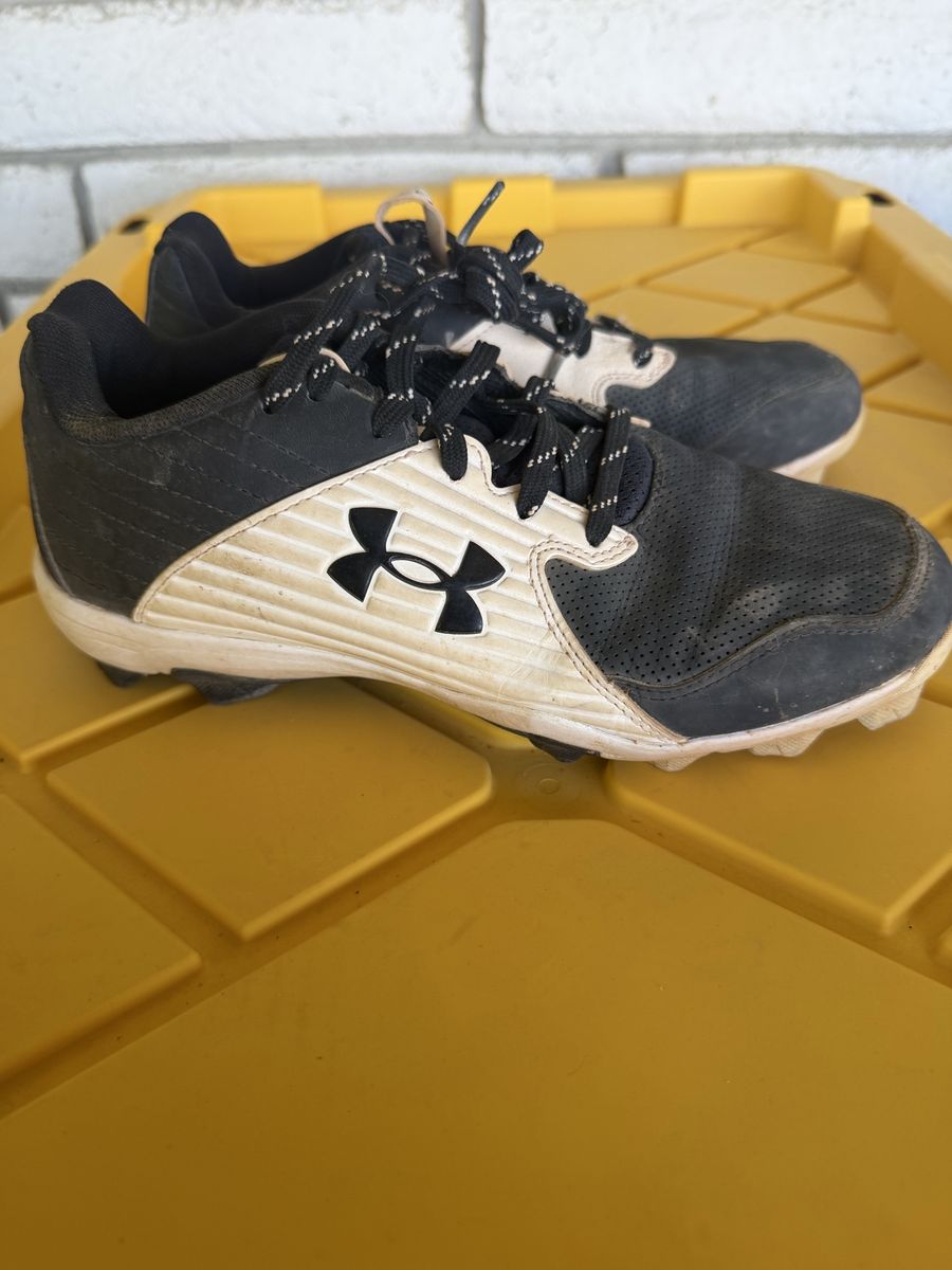 Baseball cleats Y8