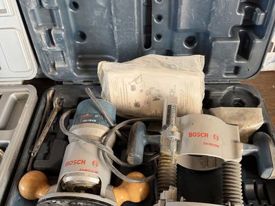 Bosch 1617EVS Variable Speed Router Kit with Fixed & Plunge Bases in Original Case