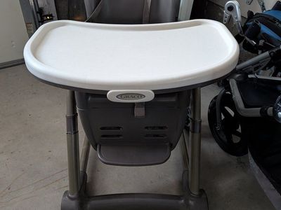 Graco SimpleSwitch High Chair & Booster - Durable, Easy Clean, 2-in-1 Design