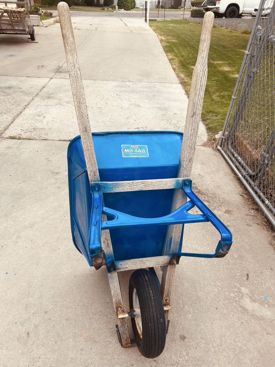 Jackson Wheelbarrow