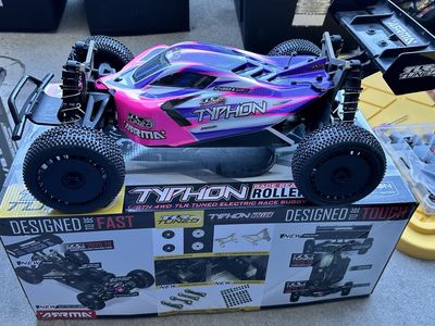 Arrma Typhon 1/8 Brushless 6S TLR Roller Like New