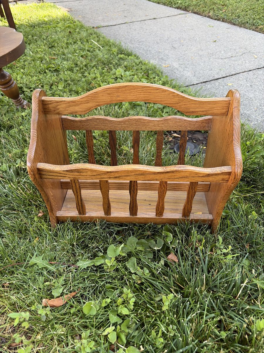 Magazine holder