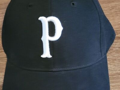 Black baseball cap with a white embroidered "P" lo