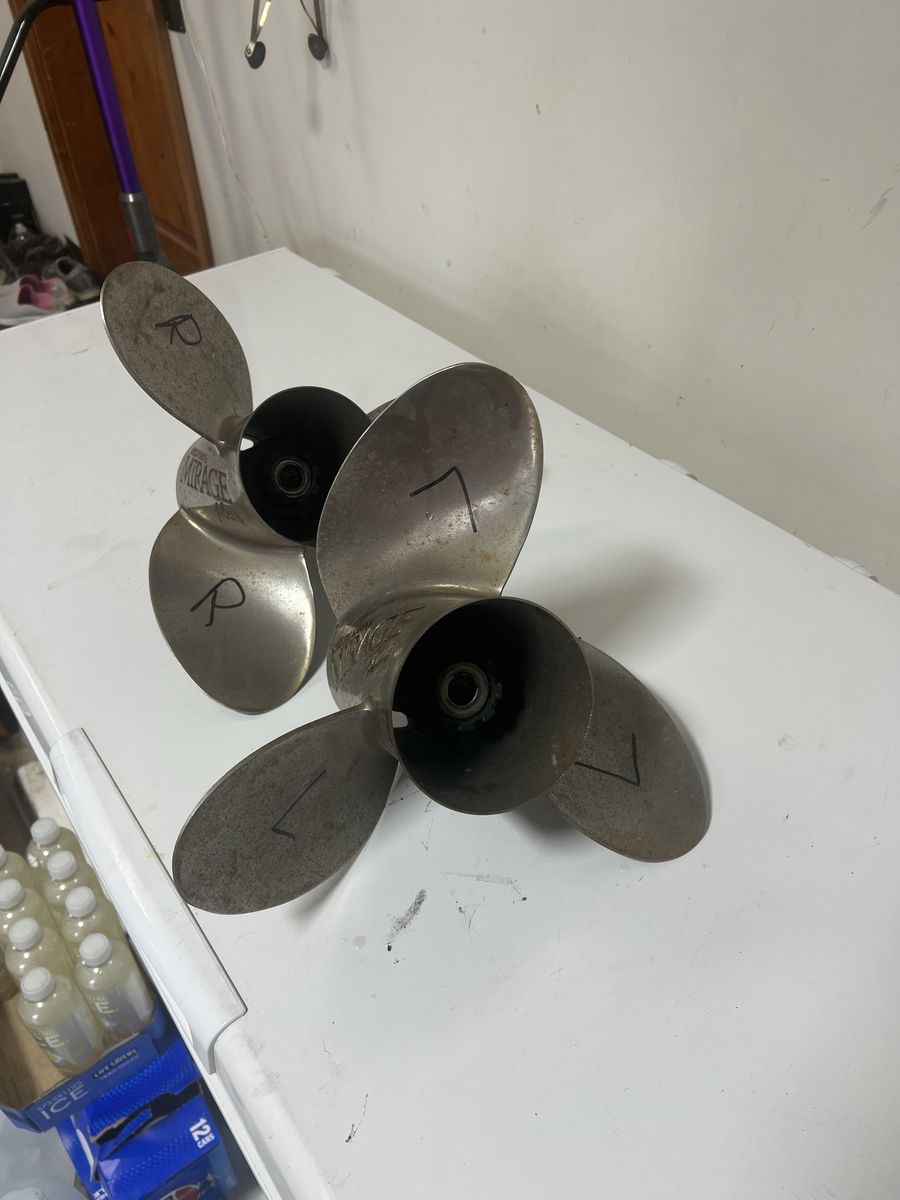 Props L And R 19 Pitch