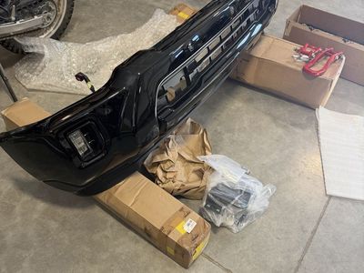 New Black Front Bumper Grille Assembly