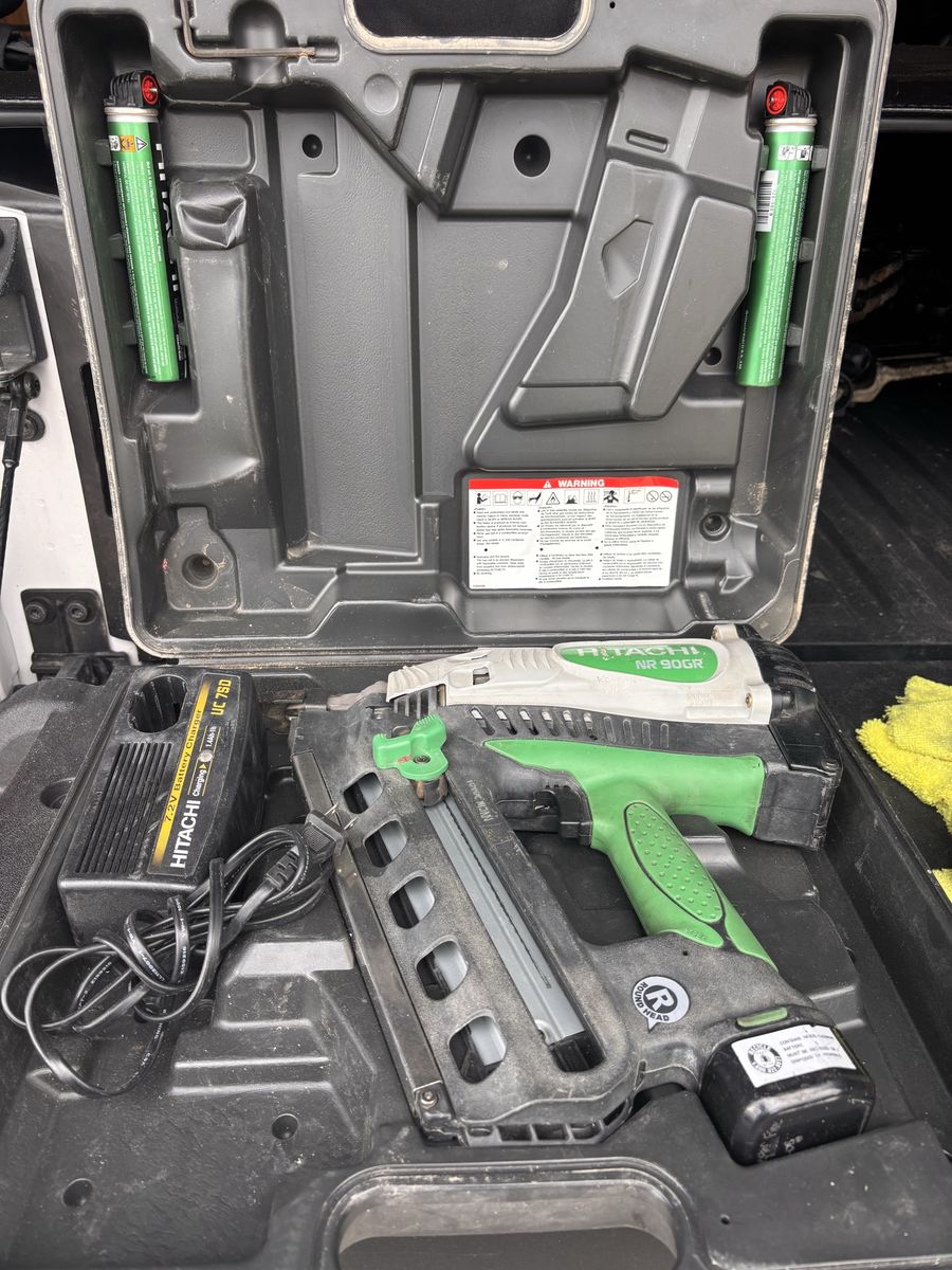 Hitachi NR 90GR Gas Powered Cordless Framing Gun