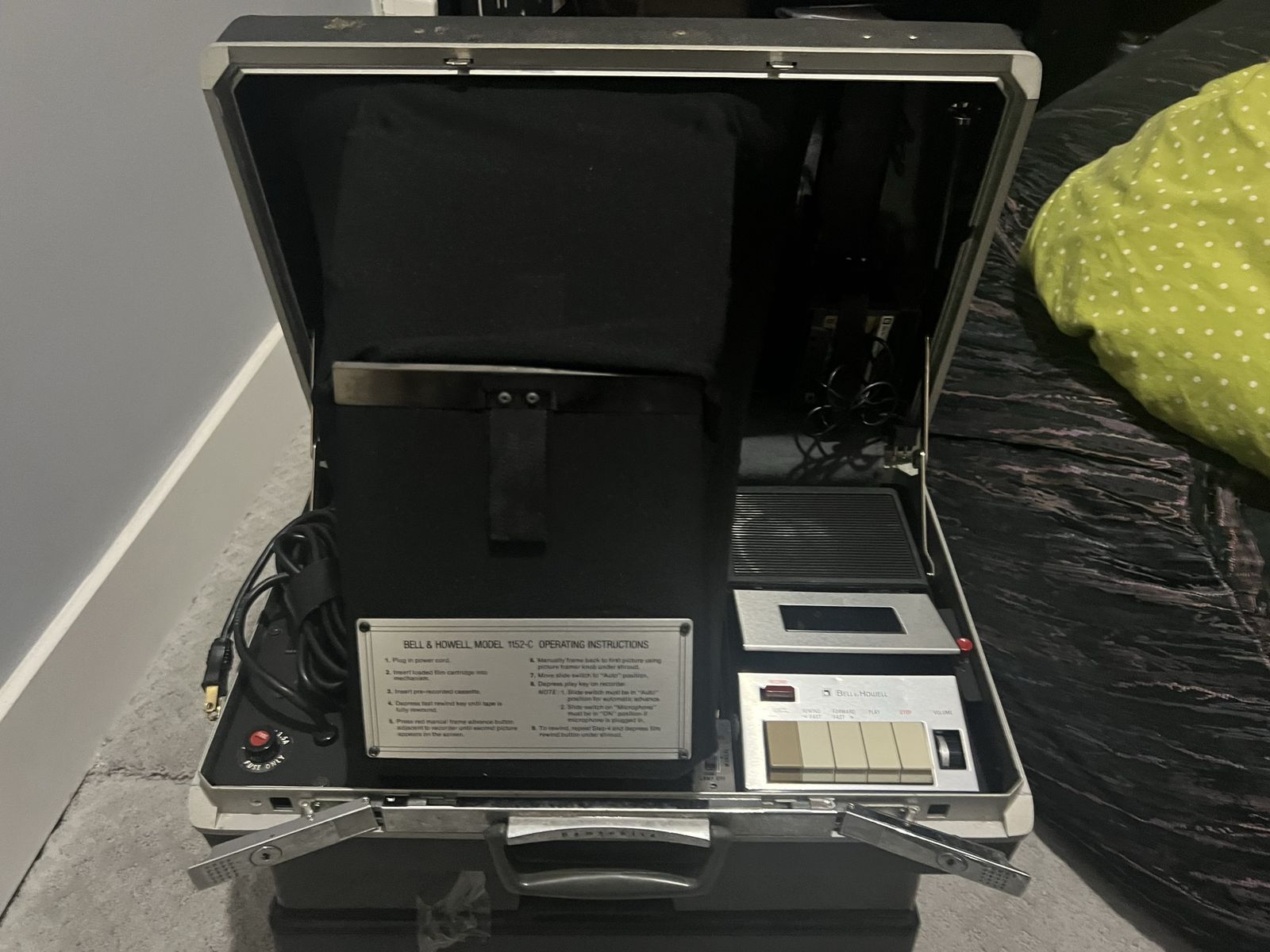 Vintage Bell & Howell Model 1152-C Filmstrip Cassette Player Projector Briefcase
