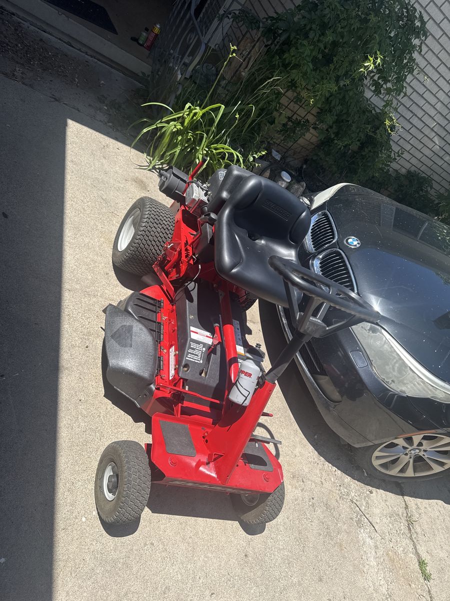 Riding lawn mower