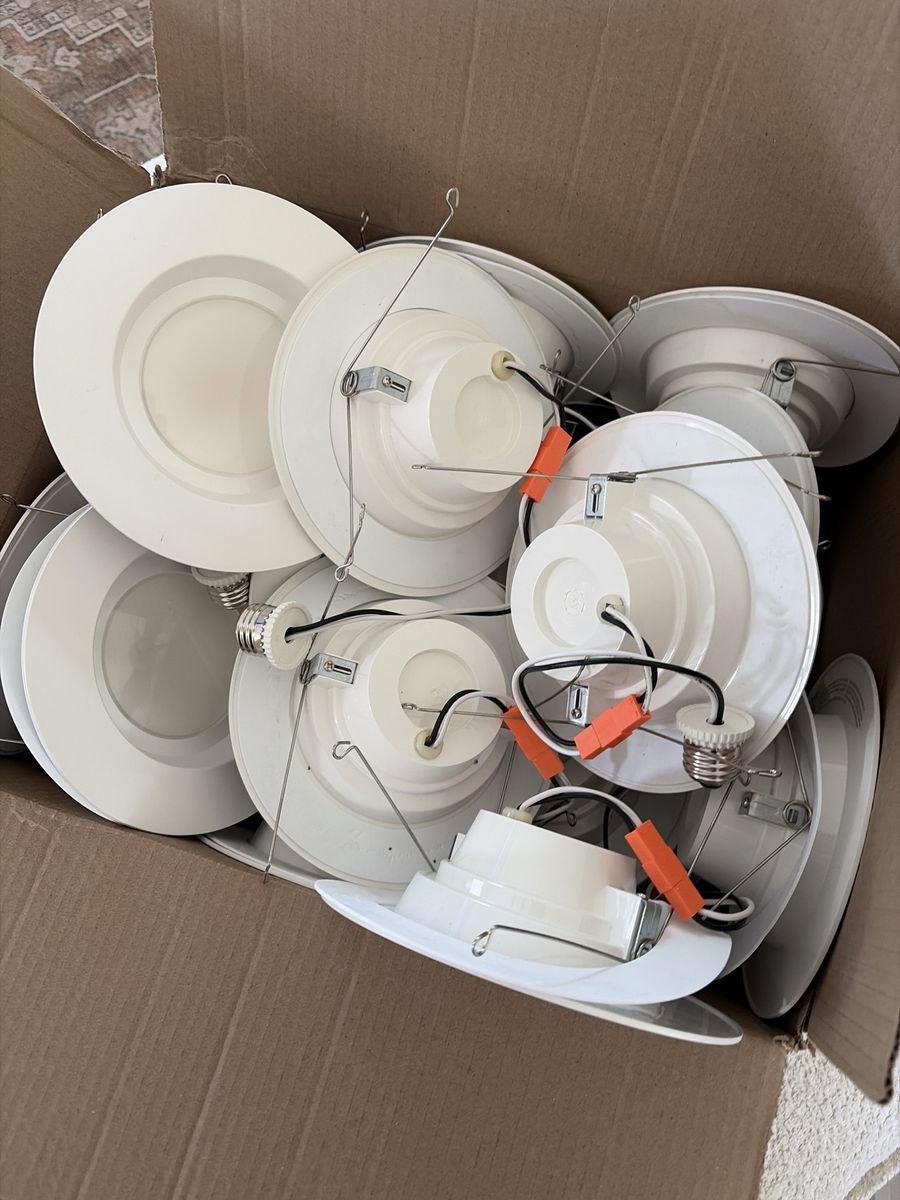 2700k retrofit led light trims like new