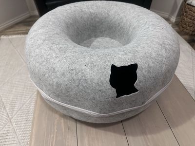 Cattasaurus Peekaboo Cat Cave/Tunnel & Bed - Cozy Gray Felt Donut with Zippered Enclosure