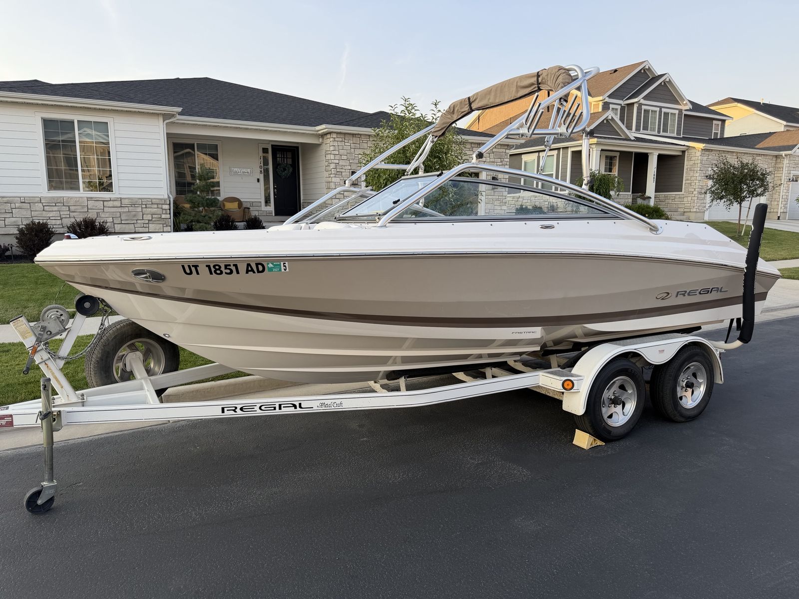 Regal 2000 Bowrider