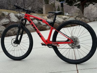 2025 Trek Supercaliber - Large - Like New + Dropper Post