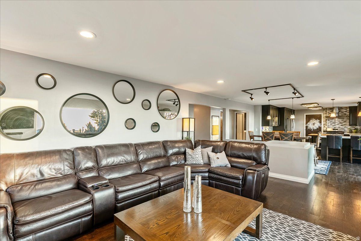 Large sectional with 3 recliners