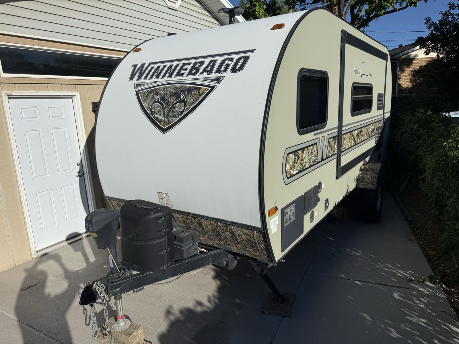 Barely used 2018 Winnebago Minnie Drop 1790