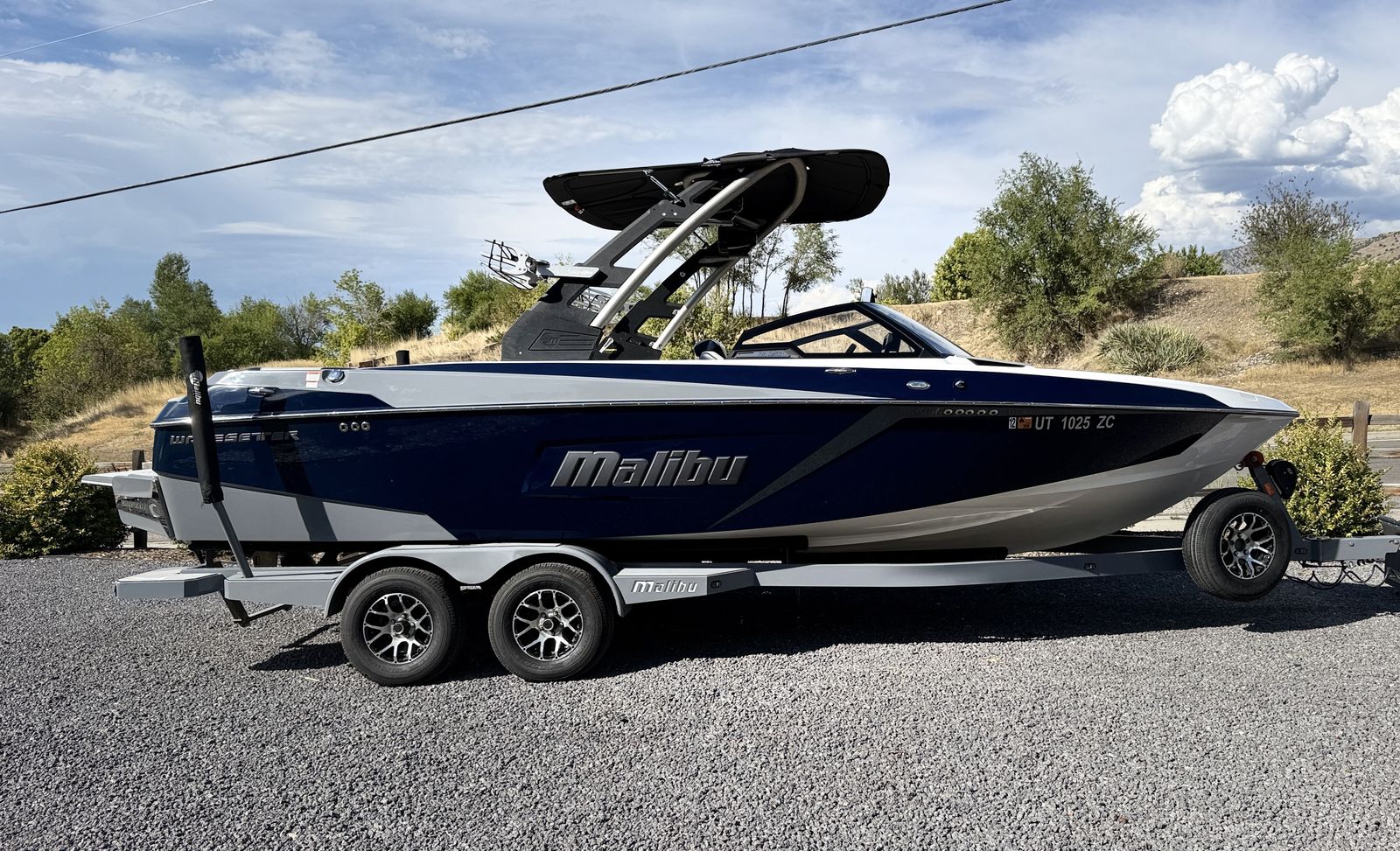 2020 Malibu 23 LSV