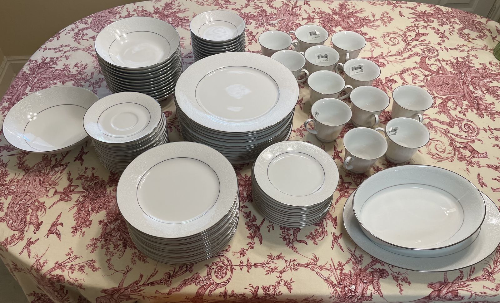 Beautiful Noritake Tahoe 87-piece Fine China Set