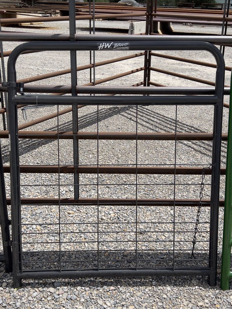 *LAST CHANCE* HW 4' Wire Filled Gate