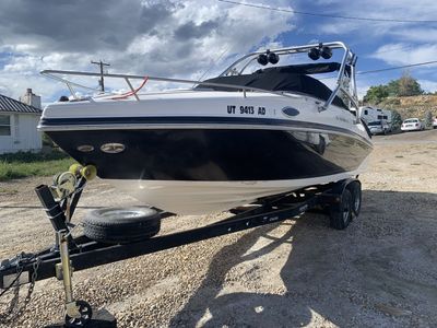 2006 Rinker 246CC