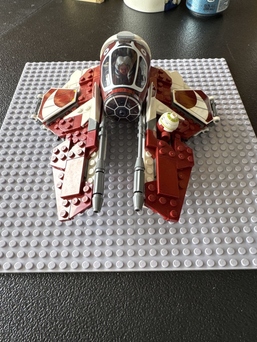 LEGO Star Wars: The Clone Wars Ahsoka's Jedi Interceptor Spaceship