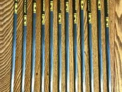 Gold Tip Hunter Pro 340 Uncut/Unused w/inserts