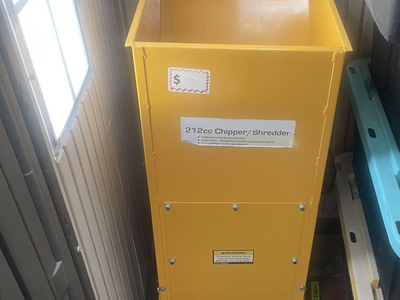 5.5 HP CHIPPER/SHREDDER Estate sale
