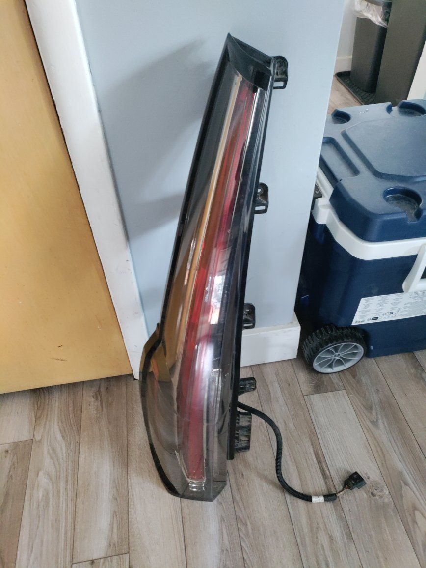 Cadillac Escalade tale light