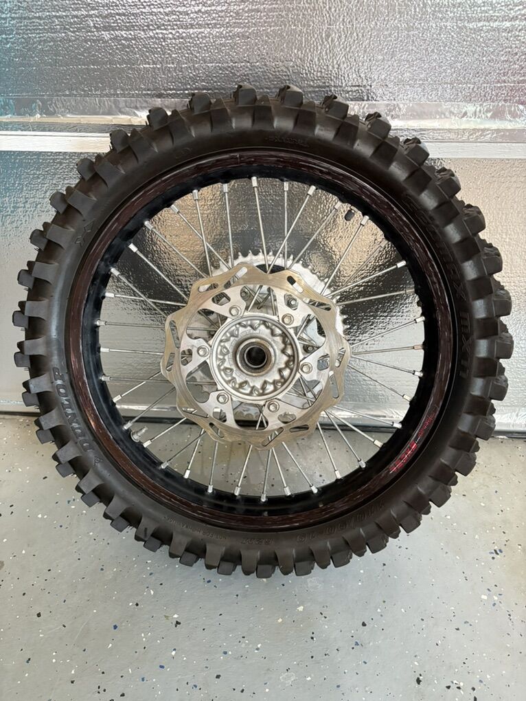 Exrta Rim for 450f.  MX11 & Paddle Tire